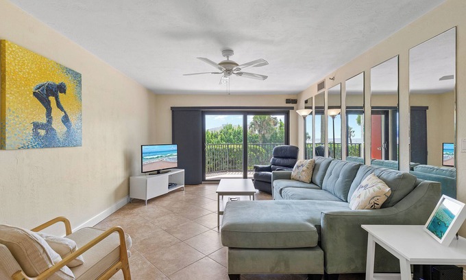New Smyrna Beach Condo | 🌊Ocean Front Complex | Ocean Views | Ground Floor Condo | Las Brisas 502🌊