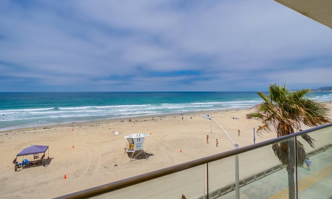 Central Mission Beach Condo | Ocean Front * Newly Remodeled * Luxury Condo