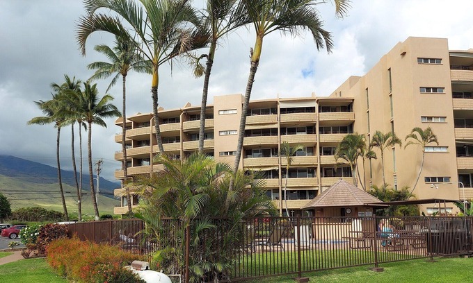 Maalaea House | Ocean Front Ocean View Island Sands Resort near Kihei, Maui, Hawaii