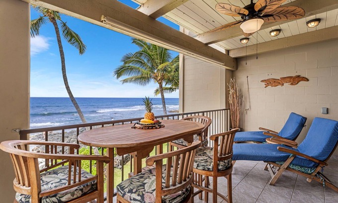 Kailua-Kona Condo | 🏖️Ocean Front | Watch Dolphins from the Lanai | Wi-Fi | Next to Beach