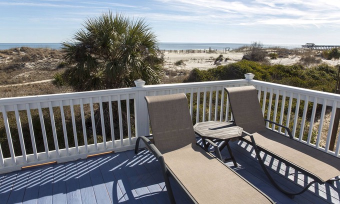 Savannah Beach House | Ocean Front With Room For the Family! Outdoor Shower! 4 BR 3.5 BA Sleeps 10