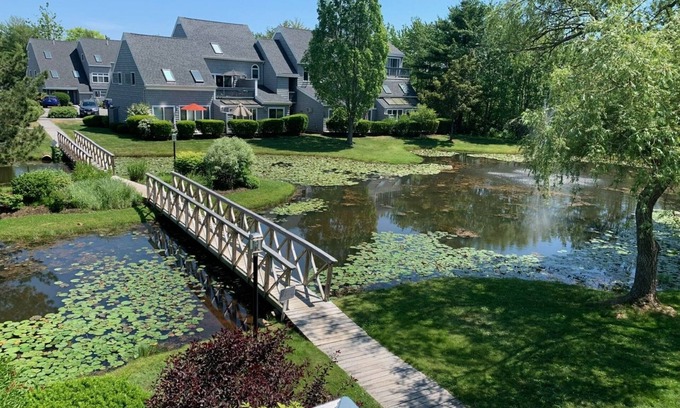 Ocean Park House | Ocean Park Meadows A/C, pickleball,pool,2 bed/2 bath/2 Flr condo-close to beach.