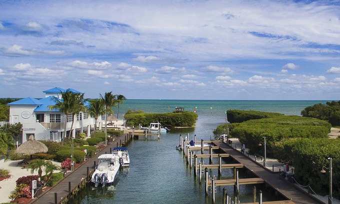 Tavernier Hotel | Ocean Pointe Suites at Key Largo
