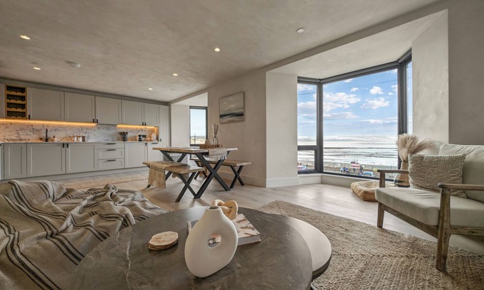 Swansea Apartment | Ocean Retreat, Ocean View Apartment