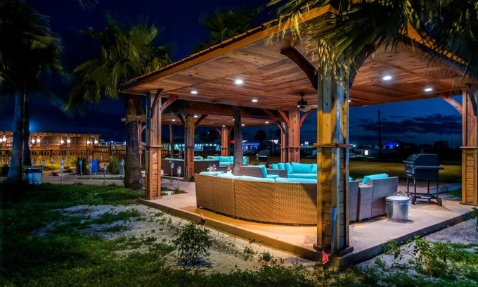 Port Aransas Hotel | Ocean's Edge Hotel, Port Aransas,TX