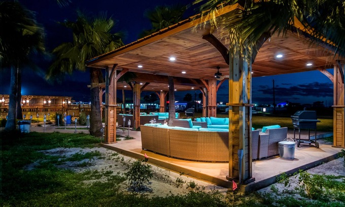Port Aransas Hotel | Ocean's Edge Hotel, Port Aransas,TX