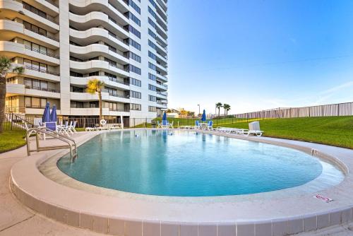 Daytona Beach Apartment | Ocean-View Balcony Daytona Beach Family Getaway!