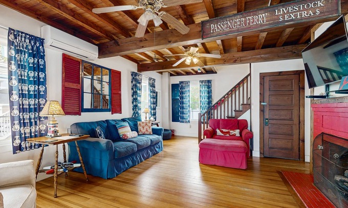 Ocean Park House | Ocean view home w/roof deck & patio - great for families, steps to beach