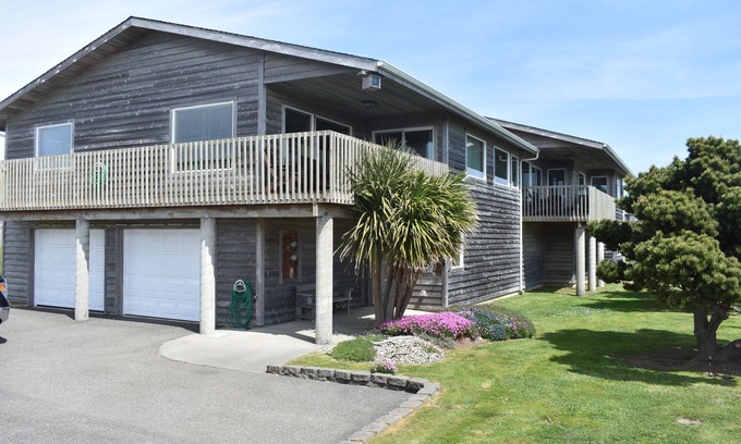 Bandon House | Ocean View Home W/Direct Beach Access