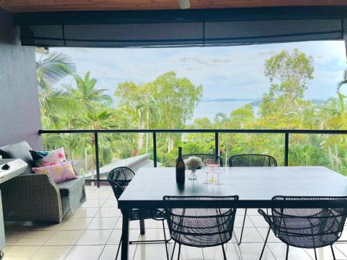 Hamilton Island House | Ocean View Island 2-bedroom Townhouse Buggy Valet service extra Queen air bed