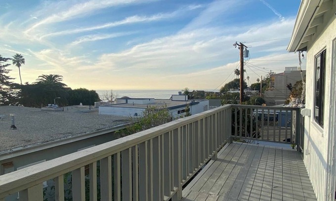 Laguna Beach Apartment | Ocean View Studio Steps to Beach
