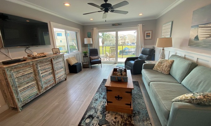 Crescent Beach Condo | Ocean view Townhouse 2 Bedroom 2 1/2 Bath Summerhouse Condo- 111