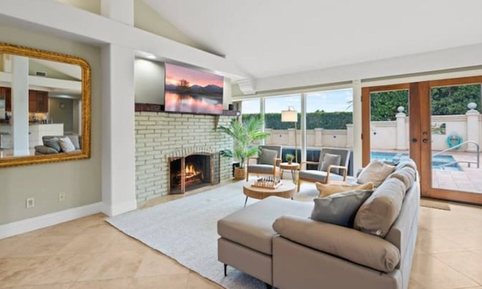 La Jolla Mesa Villa | OCEAN View Villa w/ Hot-tub, Pool, Fireplace