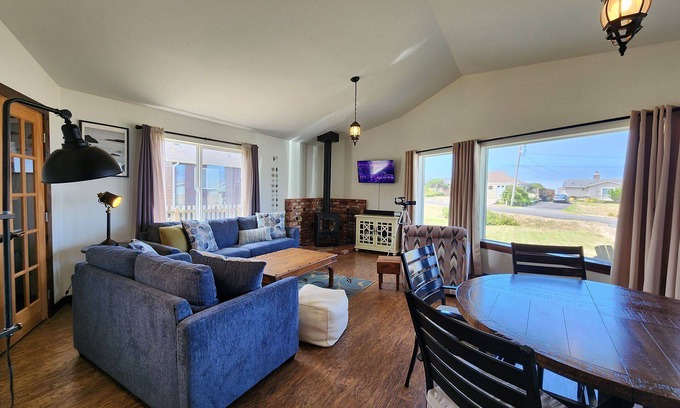 Yachats House | Ocean View, Walk to Everything! Dog Friendly! Cute Yachats, Oregon Home!