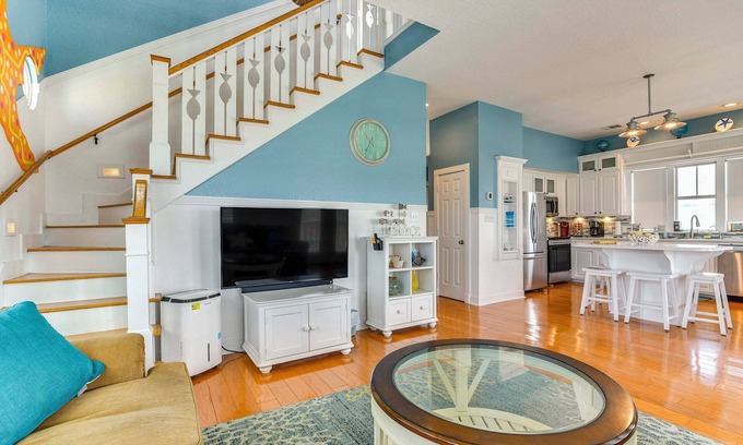 Surfside Beach House | Ocean Views: Pet-Friendly Surfside Beach Gem