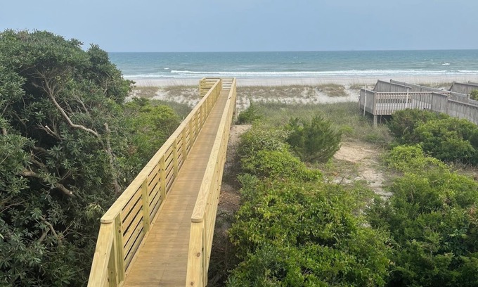 Topsail Beach House | Oceanfront! 10% Discount for 7 night stays on open Aug & Sept Weeks