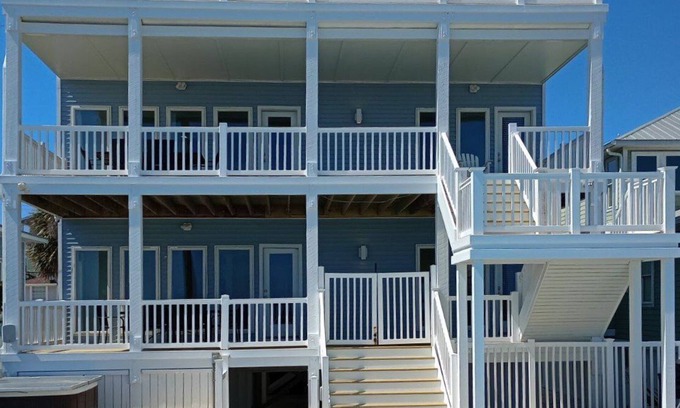Wilmington Beach House | Oceanfront 9 bdrms with pool and hot tub