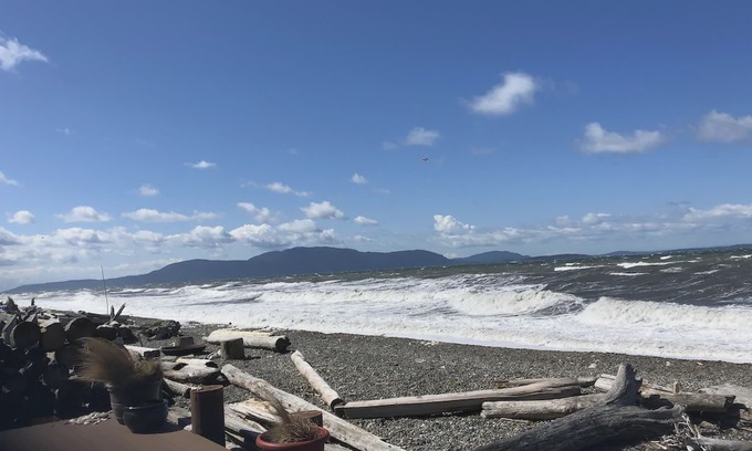Ferndale House | Oceanfront Beach House at Sandy Point Shores