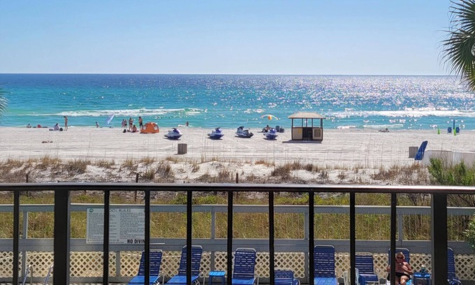 Panama City Beach Condo | Oceanfront condo overlooking the white sandy beach at Edgewater Tower III