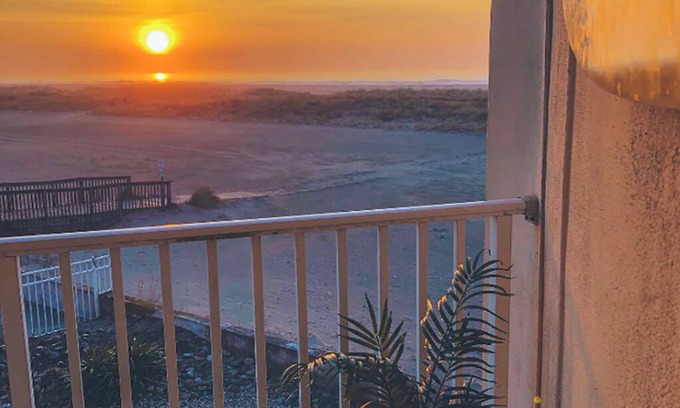 Wildwood Crest Condo | Oceanfront Condo | NEW Retro Design | Beach + Pool