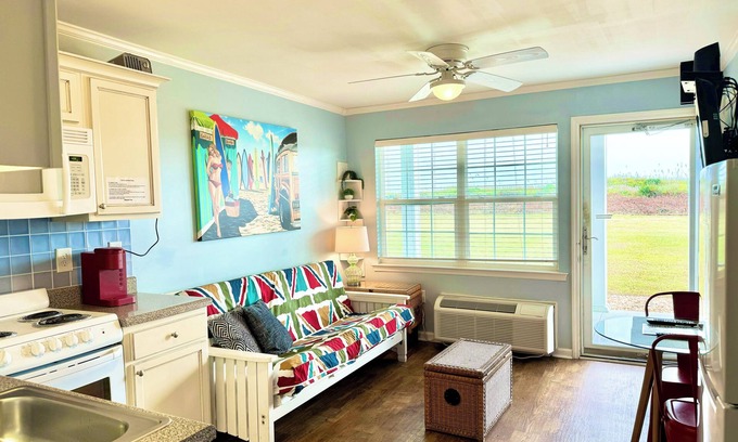 Atlantic Beach Condo | 🏖OCEANFRONT DUNESCAPE VIEW Direct Beach Access🦀Kitchen🐬Pool🚴WiFi