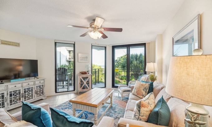 Isle of Palms Condo | Oceanfront Experience - Shipwatch C-214 - with Free Ocean Breeze