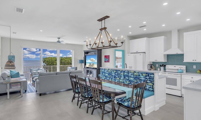 Marathon House | Oceanfront Family Retreat - Stunning Views Lindsay Landing! Beach/Pool Access!