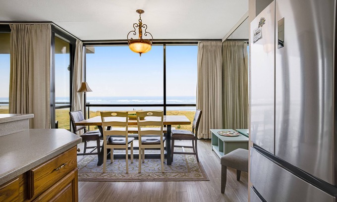 Seaside Condo | Oceanfront getaway with amazing views & beach access - close to everything