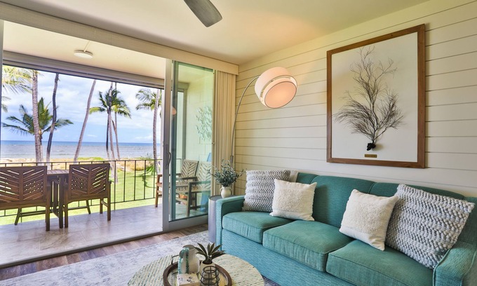 Kihei Condo | Oceanfront, Hale Kai O Kihei, incredible sunsets, King bed, AC, remodeled 2023