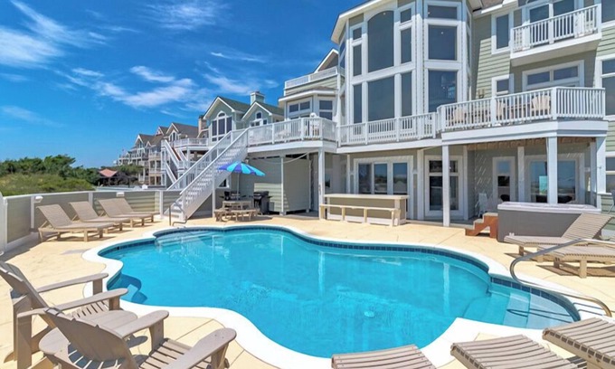Hatteras House | Oceanfront Hatteras home w/endless views, pool, hot tub, rec room & more!