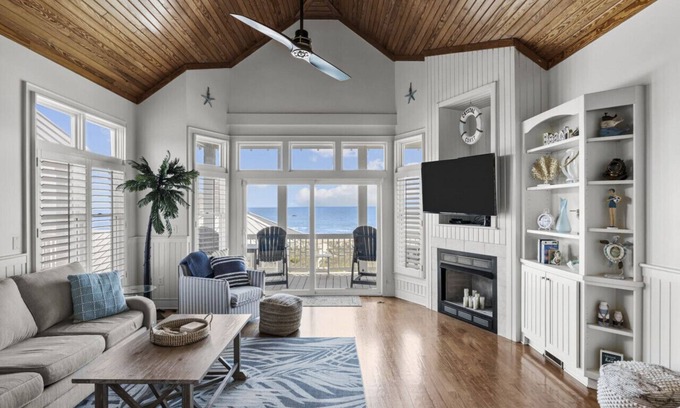 Sea Dreams House | Oceanfront Home, Stunning Views, Elevator!