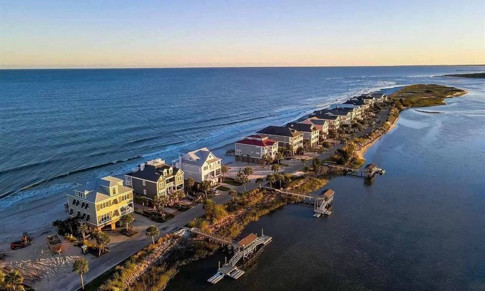 Pawleys Island House | Oceanfront Home on Peninsula-elevator-creekside-2 pools-Litchfield Beach