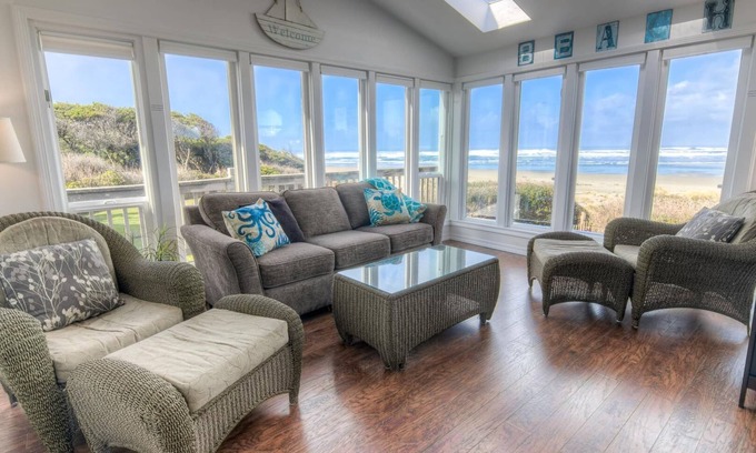 Waldport House | Oceanfront Home with Hot Tub on Miles Of Sandy Beach!
