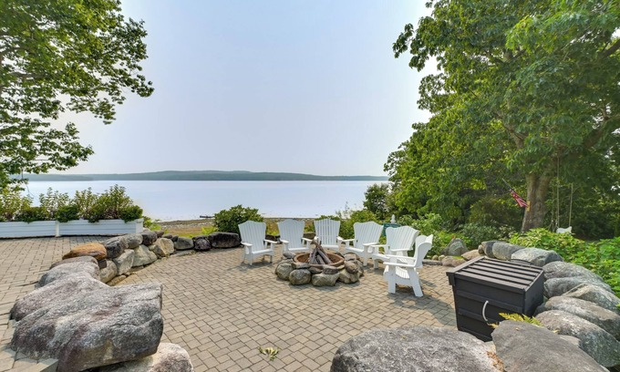Stockton Springs House | Oceanfront Mid-Coast Maine Home w/Private Beach!