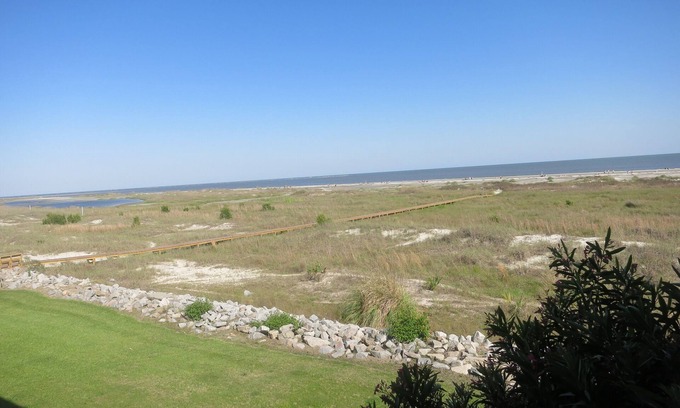 Saint Helena Island Condo | OCEANFRONT Midisle Prvt Pool 3New Baths,Kitchen,Floors, AC,Total Renovation!