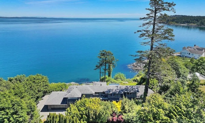 Gordon Head House | Oceanfront Oasis Summ