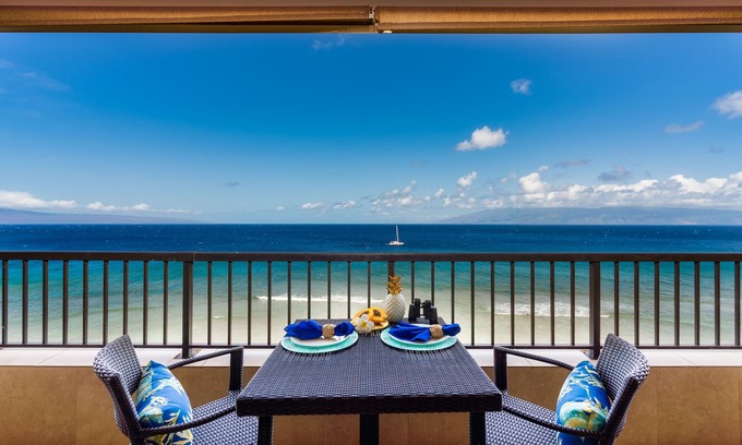 Honokowai Condo | Oceanfront Penthouse on Kaanapali Beach,1BR/1BA, A/C,Views of Lanai & Molokai