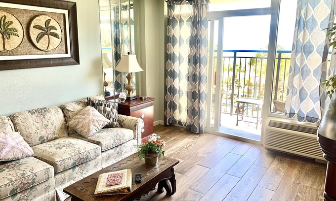 Myrtle Beach Condo | Oceanfront! Prime Location! King Bed! On Ocean Boulevard!
