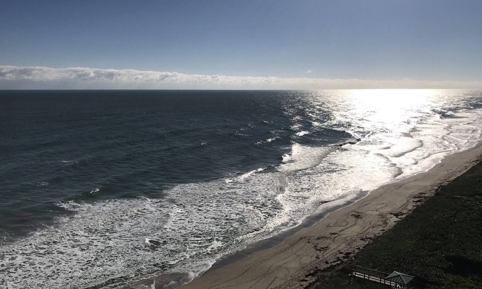 Hutchinson Island South Condo | Oceanfront Snowbird’s Haven! Modern 13th Floor Condo with Spectacular Views