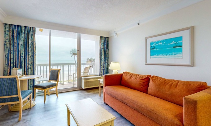 Ortona Park Hotel | Oceanfront suite with amazing views, gym & high-speed internet