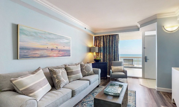 Ortona Park Hotel | Oceanfront suite with gym & high-speed WiFi