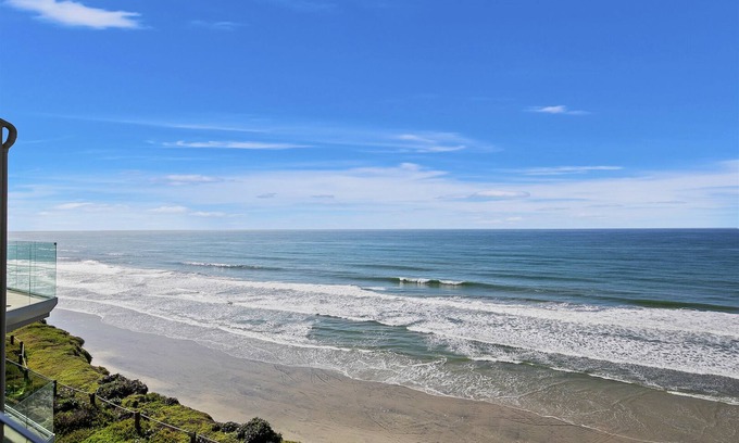 Solana Beach Condo | Oceanfront, Top-Floor, Gorgeous New Remodel in Solana Beach!