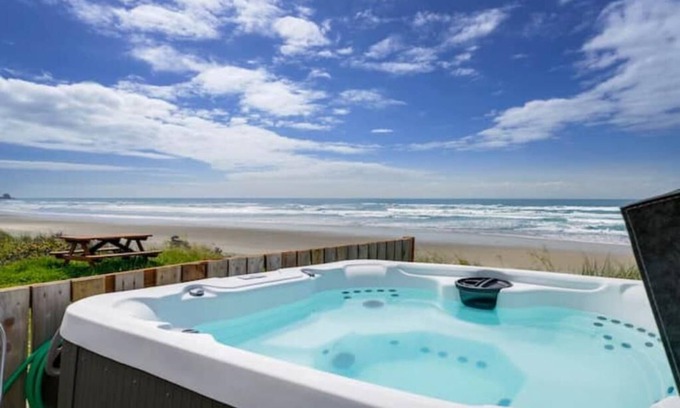 Rockaway Beach House | Oceanfront Vacation House - Pet Friendly
