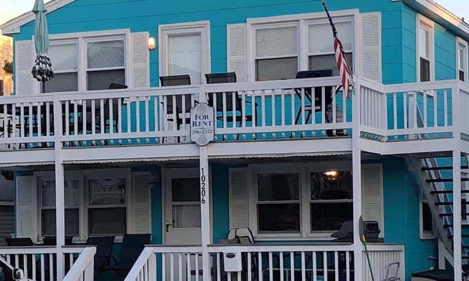 Beach Haven Park Apartment | Oceanside Duplex-7 Homes to Beach (2nd Floor Only) Weekly Rental Only