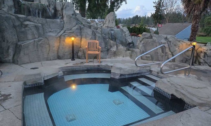Regional District of Nanaimo House | Oceanside Gardens at Pacific Shores, Nanoose Bay - Studio - Pacific Shores