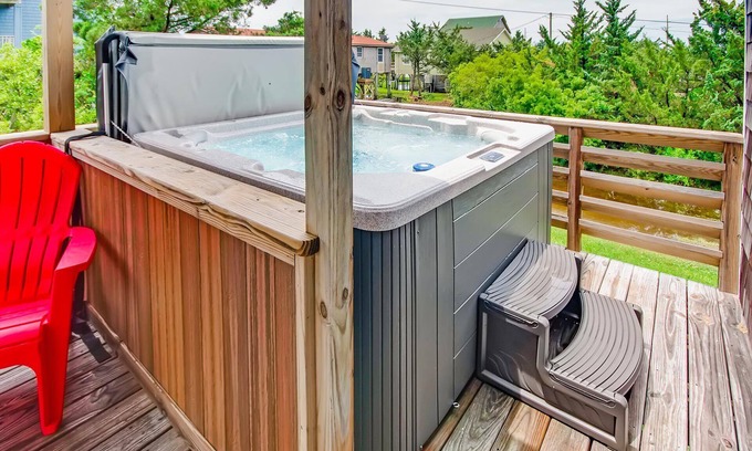 Salvo House | Oceanside Home in Salvo w/Hot Tub, Grill, and Screen Porch. Let Your Soulshine!