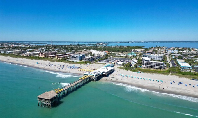 Cape Caneveral Beach Gardens Apartment | Oceanside Oasis | Pool | Rocket Launch | Beachside