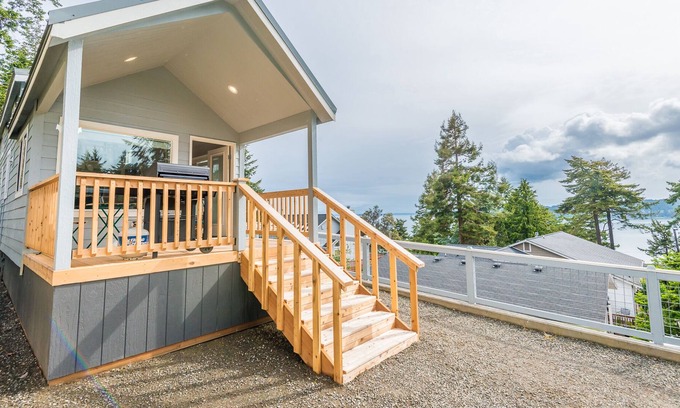Diamond Point House | Oceanside: Strait of Juan de Fuca tiny home