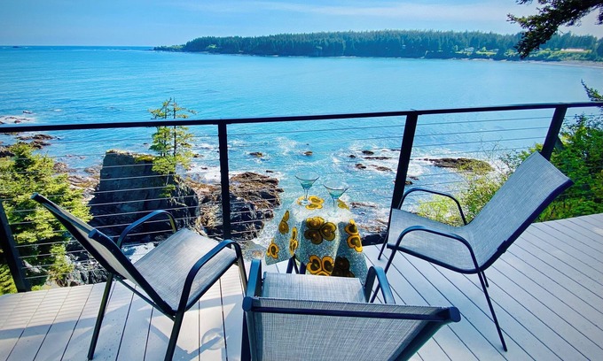 Kodiak Apartment | Oceanspray B&B:2-bedroom apartment in Kodiak where you'll feel the ocean spray!