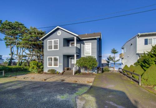 Lincoln Beach House | Oceanview Escape